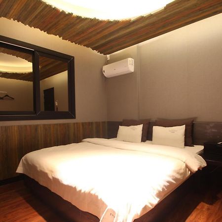 French Code Hotel Changwon Extérieur photo