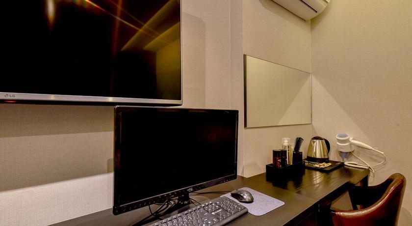 French Code Hotel Changwon Extérieur photo