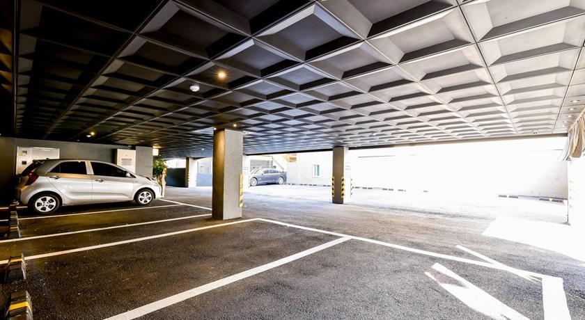 French Code Hotel Changwon Extérieur photo
