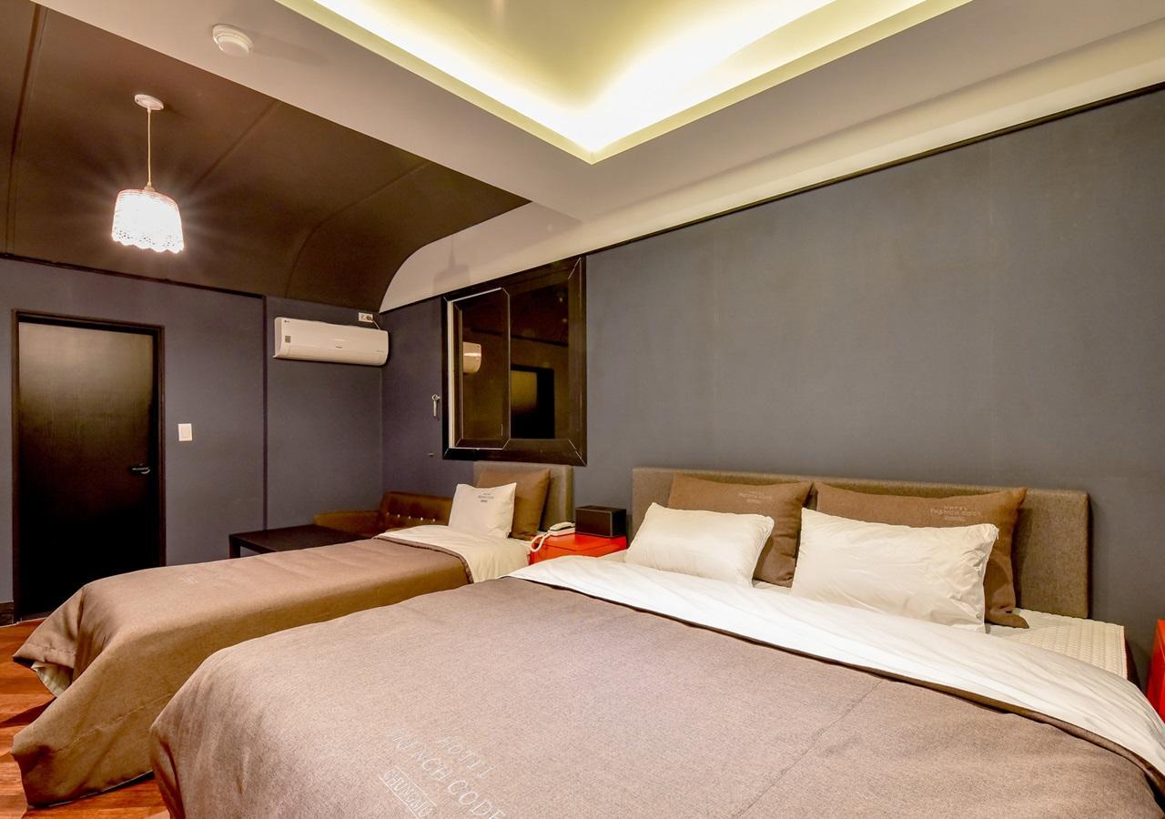 French Code Hotel Changwon Extérieur photo