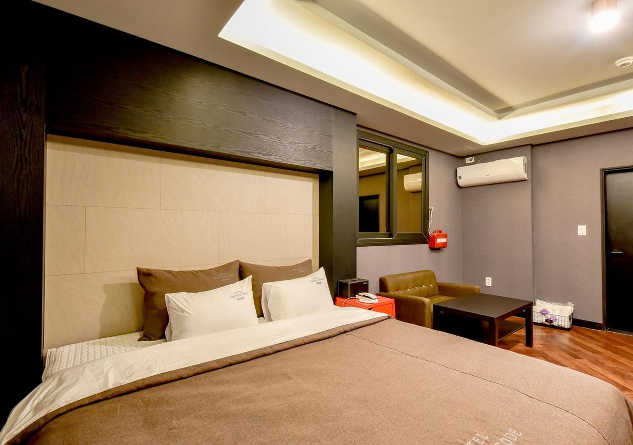 French Code Hotel Changwon Extérieur photo