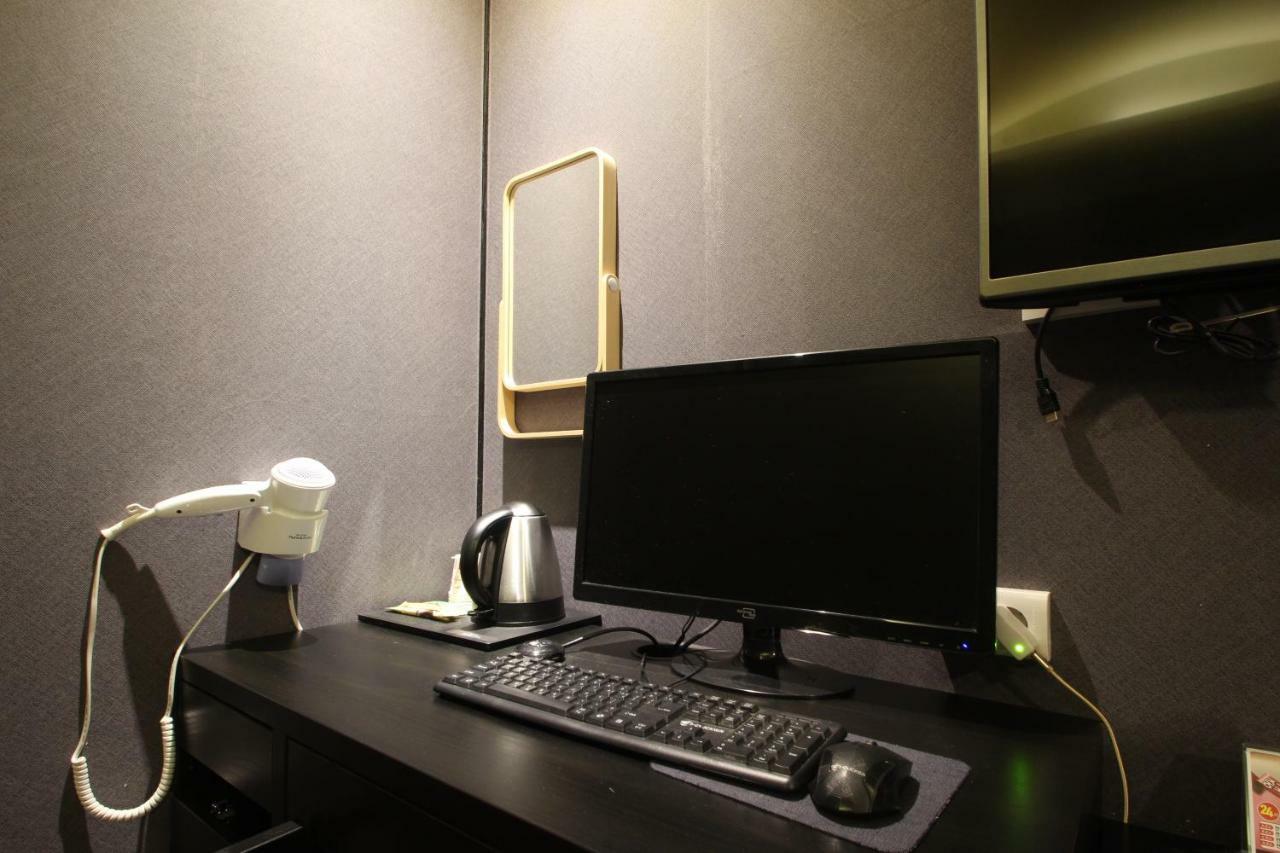 French Code Hotel Changwon Extérieur photo