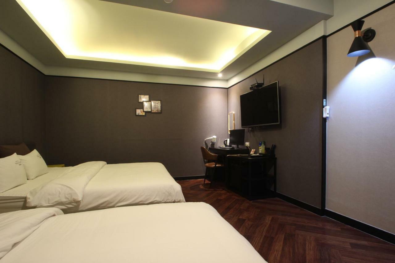 French Code Hotel Changwon Extérieur photo